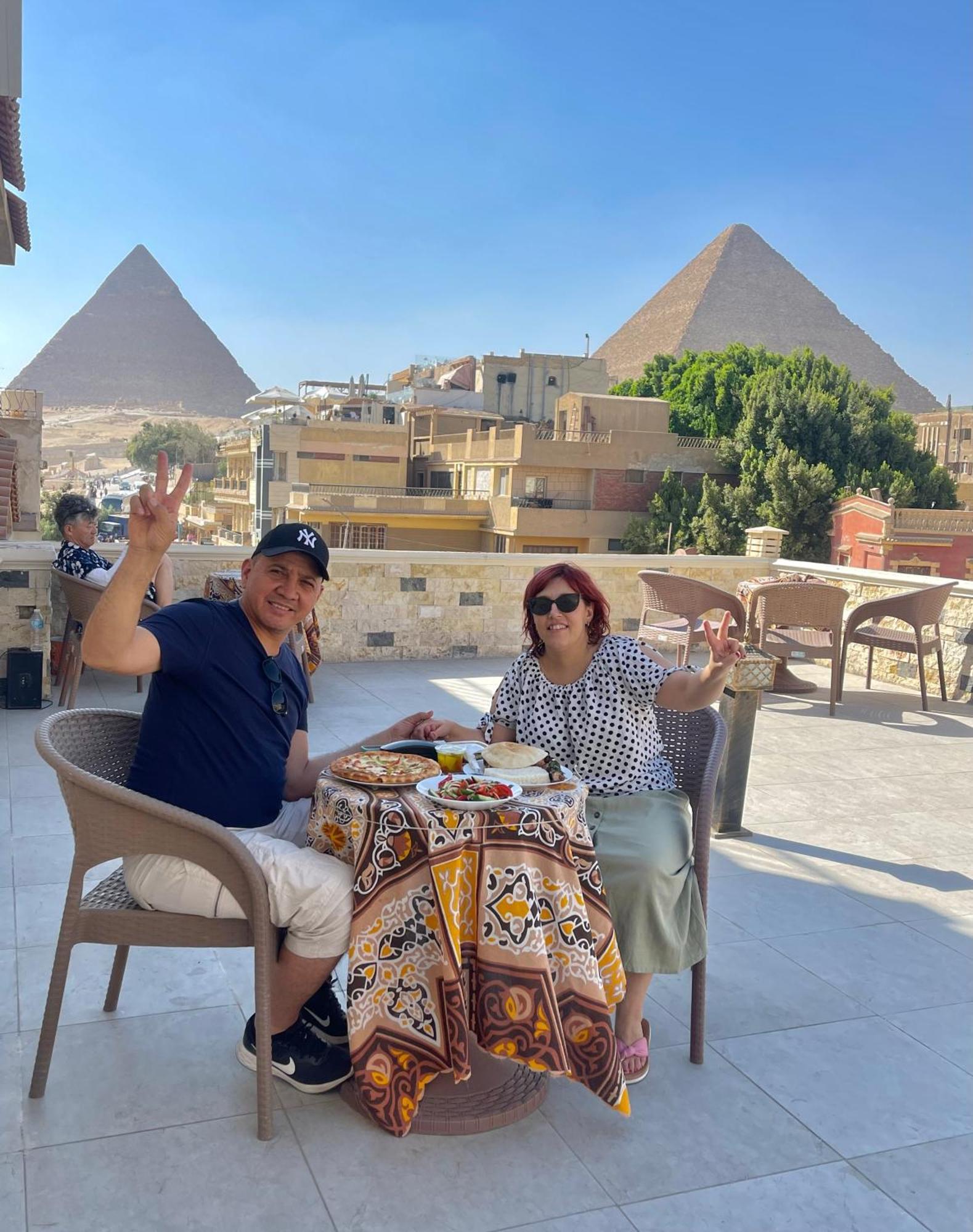 King Ali Pyramids View Inn Kafret el-Gabal エクステリア 写真