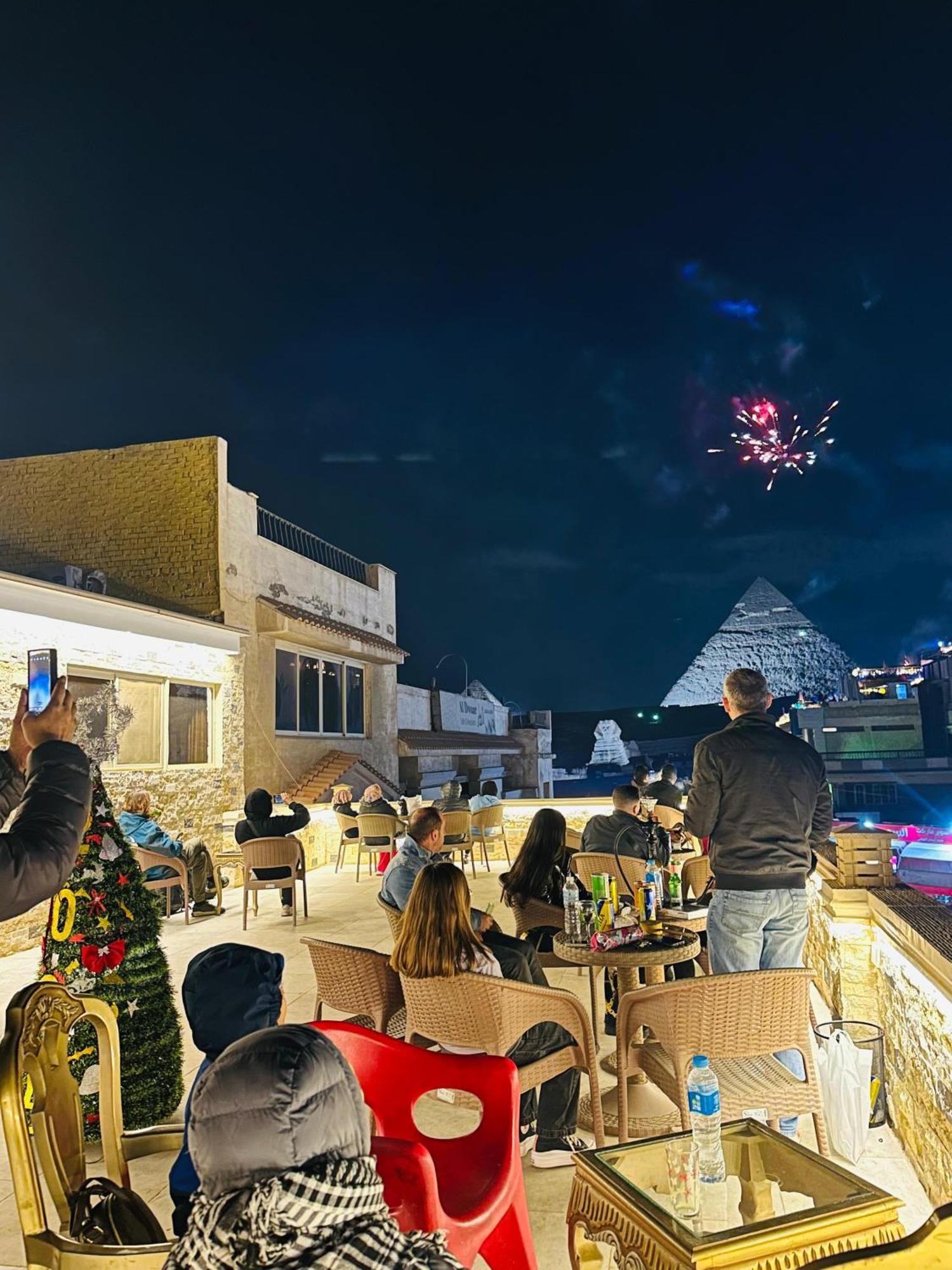 King Ali Pyramids View Inn Kafret el-Gabal エクステリア 写真